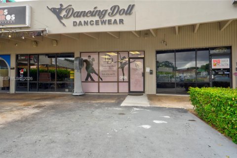 Immobilier commercial à vendre à Hialeah, Floride № 2170912 - photo 6