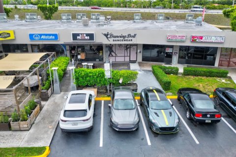 Immobilier commercial à Hialeah, Floride № 2170912