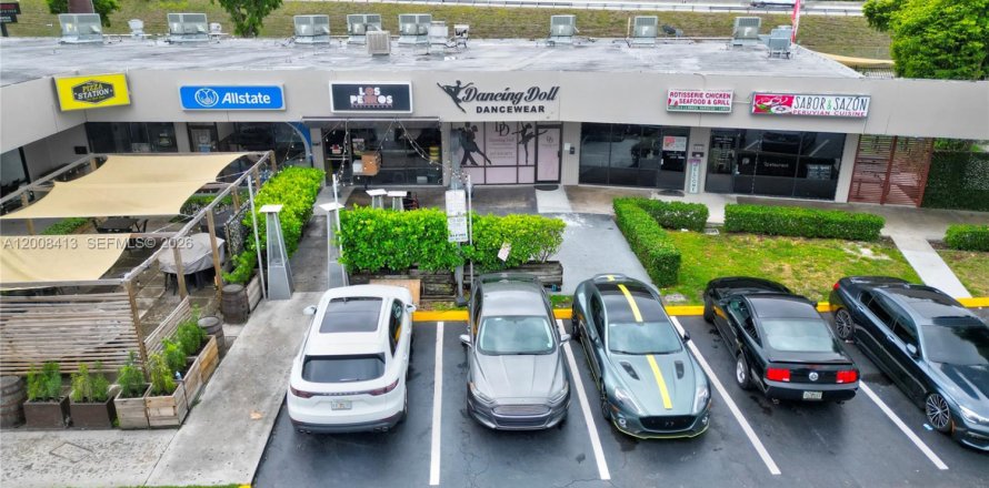 Immobilier commercial à Hialeah, Floride № 2170912