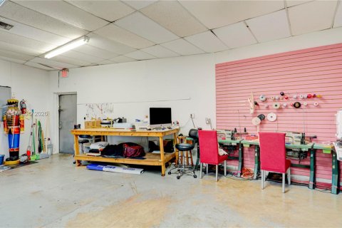 Immobilier commercial à vendre à Hialeah, Floride № 2170912 - photo 25