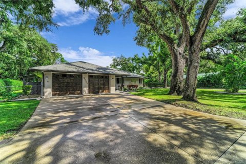 Casa en Bradenton, Florida 8 dormitorios, 286.23 m2 № 2383712