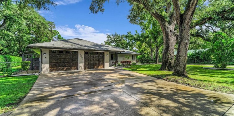 Casa en Bradenton, Florida 8 dormitorios, 286.23 m2 № 2383712