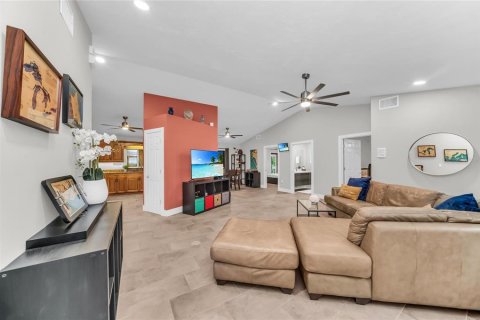 Casa en venta en Bradenton, Florida, 8 dormitorios, 286.23 m2 № 2383712 - foto 14