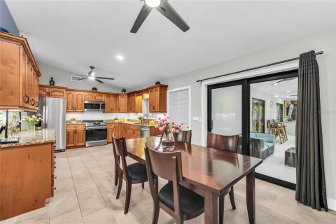 Casa en venta en Bradenton, Florida, 8 dormitorios, 286.23 m2 № 2383712 - foto 19