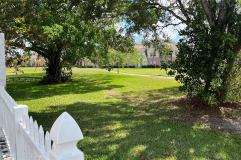 Townhouse in Miami, Florida 3 bedrooms, 145.39 sq.m. № 1486925 - photo 21