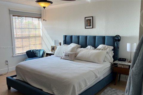 Townhouse in Miami, Florida 3 bedrooms, 145.39 sq.m. № 1486925 - photo 14