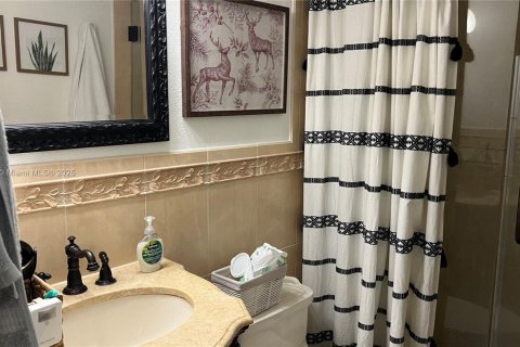 Townhouse in Miami, Florida 3 bedrooms, 145.39 sq.m. № 1486925 - photo 5