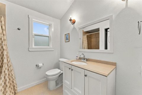 Villa ou maison à vendre à Tampa, Floride: 2 chambres, 97.92 m2 № 2414055 - photo 26