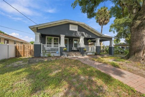 Villa ou maison à Tampa, Floride 2 chambres, 97.92 m2 № 2414055