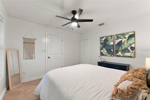Villa ou maison à vendre à Tampa, Floride: 2 chambres, 97.92 m2 № 2414055 - photo 25