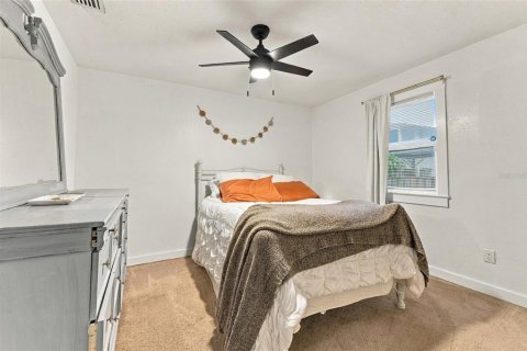 Villa ou maison à vendre à Tampa, Floride: 2 chambres, 97.92 m2 № 2414055 - photo 18