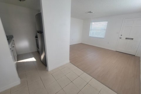 Casa en alquiler en New Port Richey, Florida, 1 dormitorio, 50.17 m2 № 1870310 - foto 4