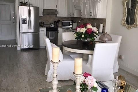 Copropriété à louer à Miami Beach, Floride: 52.03 m2 № 1985436 - photo 1