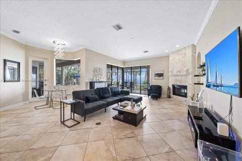 Casa en venta en Cocoa, Florida, 5 dormitorios, 346.25 m2 № 2054822 - foto 19