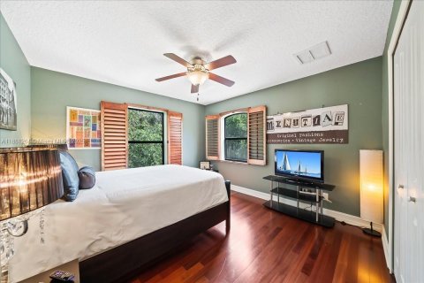 Casa en venta en Cocoa, Florida, 5 dormitorios, 346.25 m2 № 2054822 - foto 28