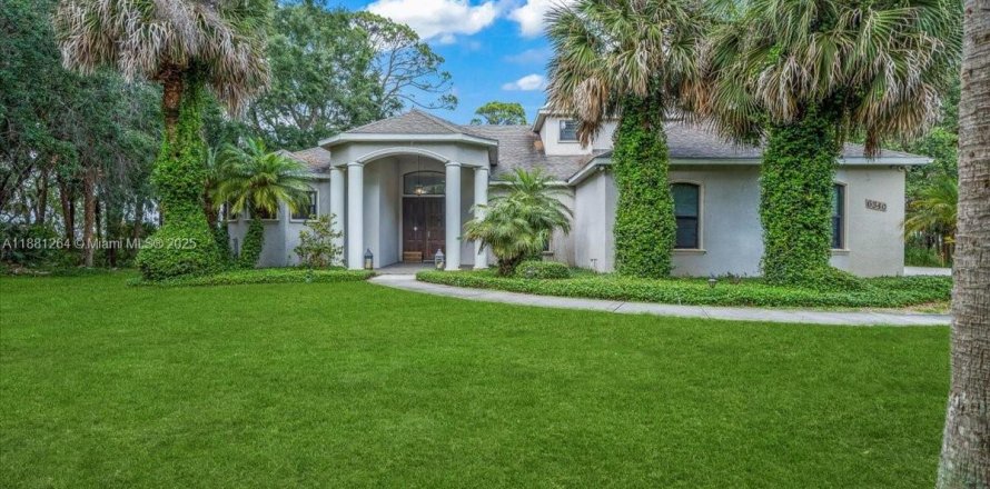 Casa en Cocoa, Florida 5 dormitorios, 346.25 m2 № 2054822