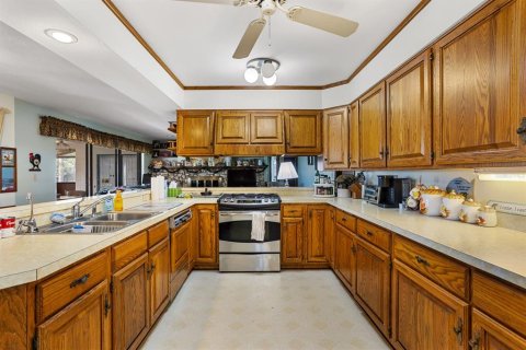 House in Orlando, Florida 3 bedrooms, 231.88 sq.m. № 2108667 - photo 12