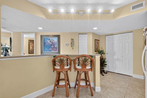 Condo in Daytona Beach, Florida, 2 bedrooms № 2149541 - photo 15