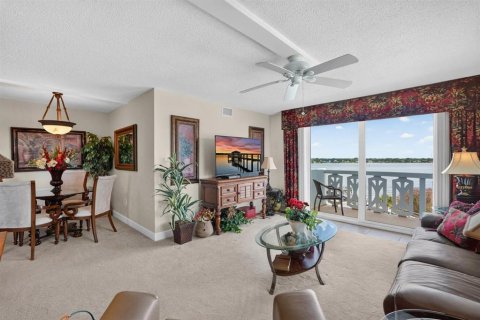 Condo in Daytona Beach, Florida, 2 bedrooms № 2149541 - photo 8