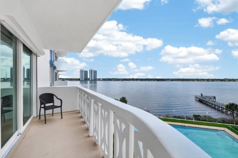 Condo in Daytona Beach, Florida, 2 bedrooms № 2149541 - photo 27