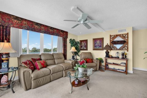 Condo in Daytona Beach, Florida, 2 bedrooms № 2149541 - photo 10