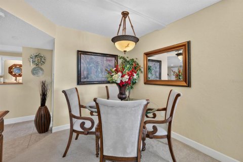 Condo in Daytona Beach, Florida, 2 bedrooms № 2149541 - photo 16