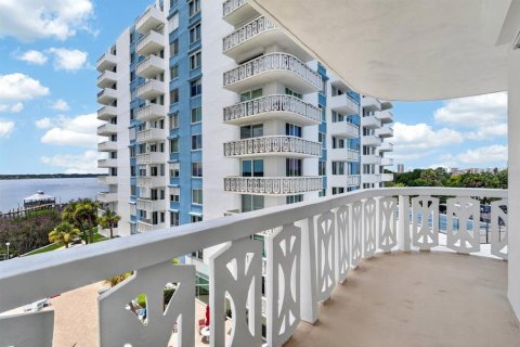 Condo in Daytona Beach, Florida, 2 bedrooms № 2149541 - photo 26