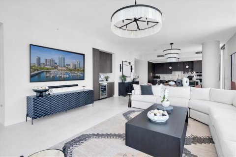 Condo in Saint Petersburg, Florida, 3 bedrooms № 2391236 - photo 14