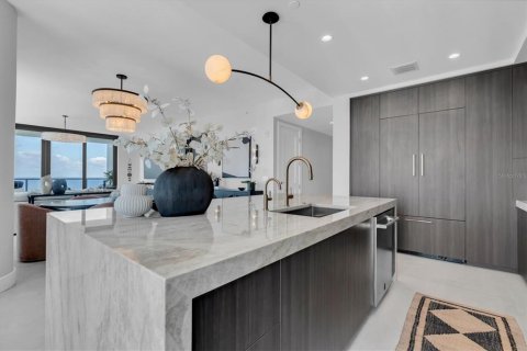 Condo in Saint Petersburg, Florida, 3 bedrooms № 2391236 - photo 22