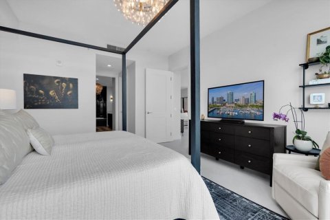 Condo in Saint Petersburg, Florida, 3 bedrooms № 2391236 - photo 29