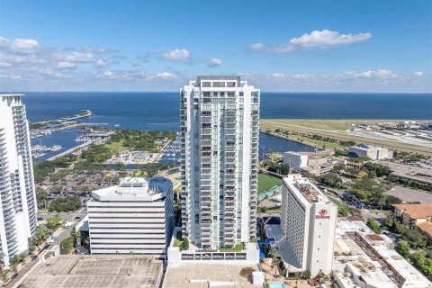 Condo in Saint Petersburg, Florida, 3 bedrooms № 2391236 - photo 15