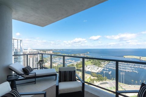 Condo in Saint Petersburg, Florida, 3 bedrooms  № 2391236