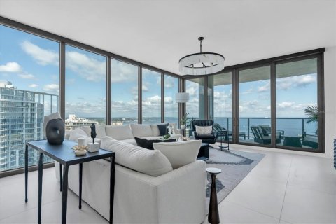 Condo in Saint Petersburg, Florida, 3 bedrooms № 2391236 - photo 3