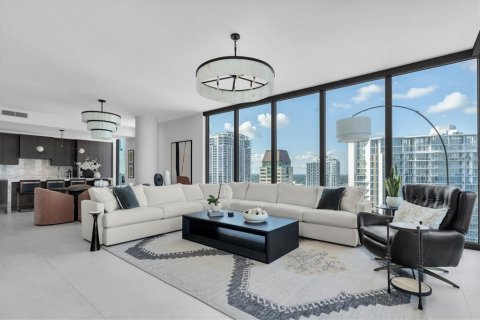 Condo in Saint Petersburg, Florida, 3 bedrooms № 2391236 - photo 12