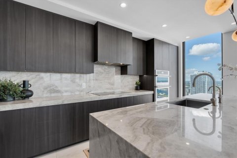 Condo in Saint Petersburg, Florida, 3 bedrooms № 2391236 - photo 23