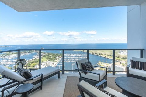 Condo in Saint Petersburg, Florida, 3 bedrooms № 2391236 - photo 6