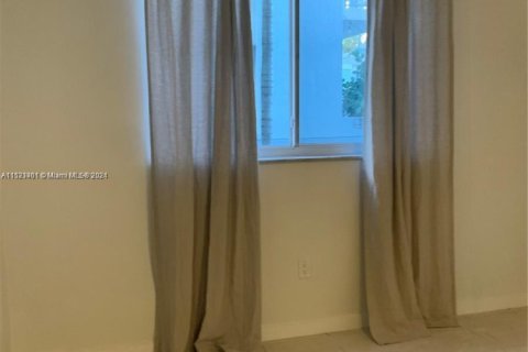 Condo in Miami Beach, Florida, 1 bedroom  № 1862244 - photo 7