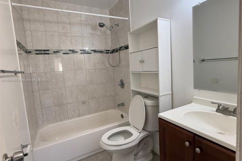 Townhouse in North Lauderdale, Florida 3 bedrooms, 130.34 sq.m. № 1841081 - photo 19