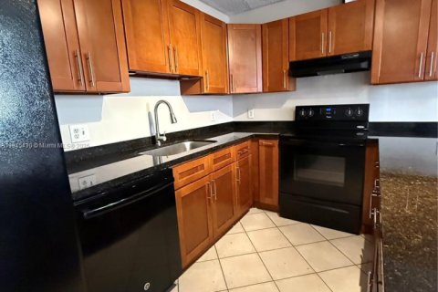 Townhouse in North Lauderdale, Florida 3 bedrooms, 130.34 sq.m. № 1841081 - photo 16