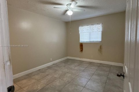 Townhouse in North Lauderdale, Florida 3 bedrooms, 130.34 sq.m. № 1841081 - photo 23