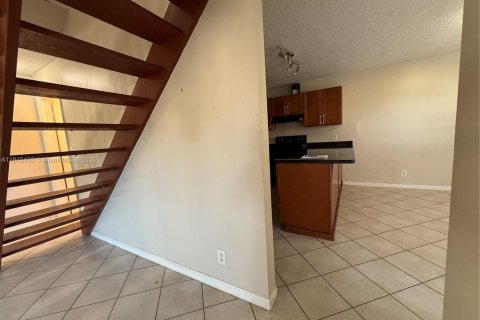 Townhouse in North Lauderdale, Florida 3 bedrooms, 130.34 sq.m. № 1841081 - photo 6