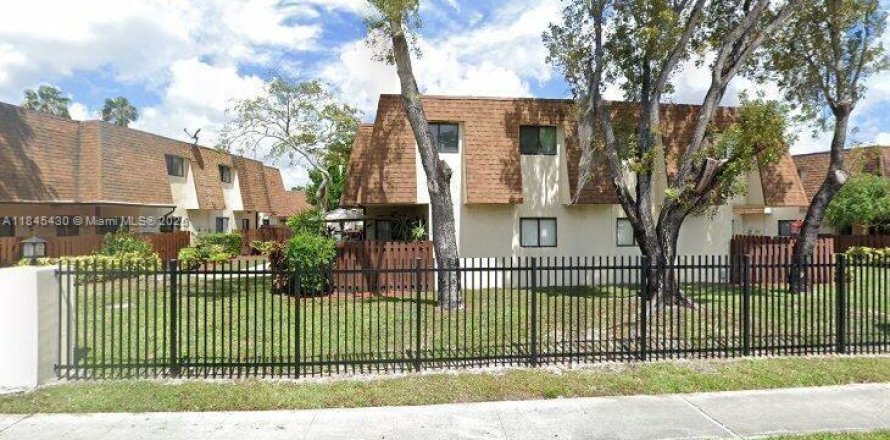 Townhouse in North Lauderdale, Florida 3 bedrooms, 130.34 sq.m. № 1841081