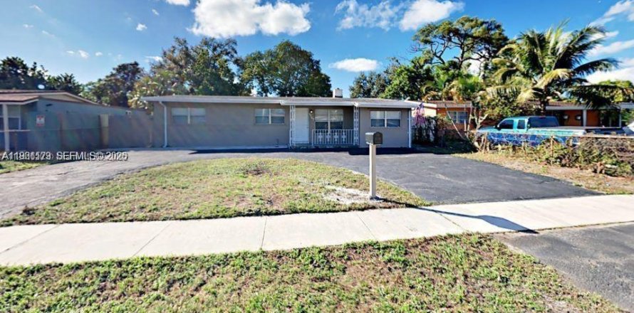 House in Fort Lauderdale, Florida 5 bedrooms, 164.25 sq.m. № 2021981