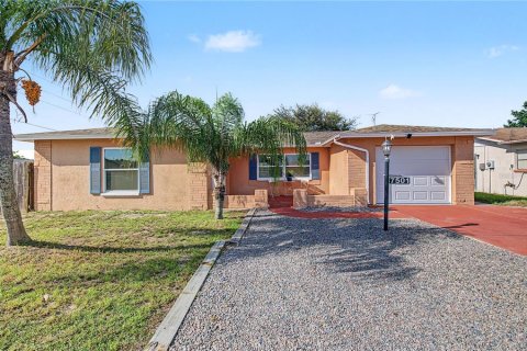 Casa en Port Richey, Florida 3 dormitorios, 136.57 m2 № 2378919
