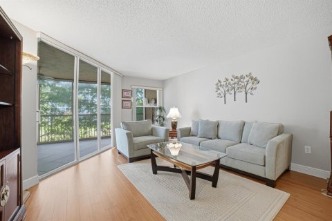 Купить кондоминиум в Тамарак, Флорида 1 комната, 139.35м2, № 2247865 - фото 3