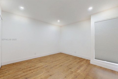 Снять в аренду таунхаус в Плантация, Флорида 4 спальни, 187.66м2, № 1987854 - фото 30