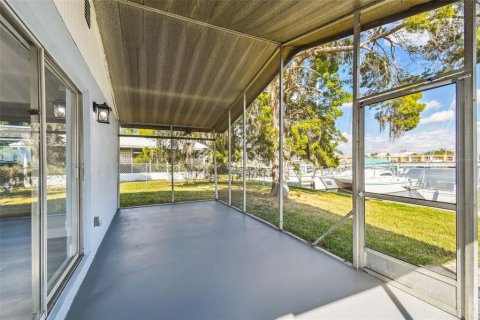 House in New Port Richey, Florida 2 bedrooms, 87.79 sq.m. № 2125066 - photo 26