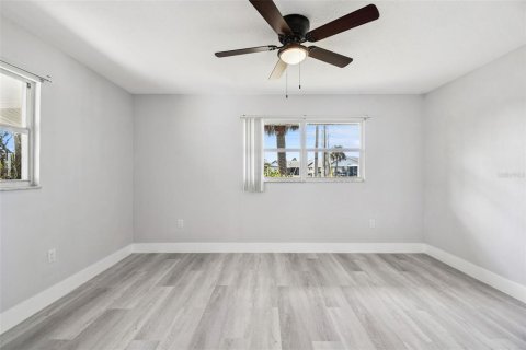 House in New Port Richey, Florida 2 bedrooms, 87.79 sq.m. № 2125066 - photo 19