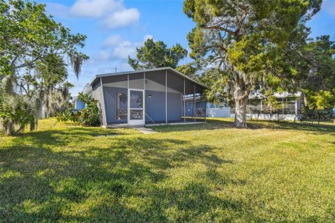 House in New Port Richey, Florida 2 bedrooms, 87.79 sq.m. № 2125066 - photo 30
