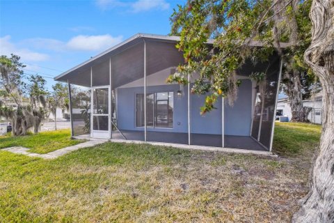 House in New Port Richey, Florida 2 bedrooms, 87.79 sq.m. № 2125066 - photo 29